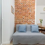 Charming In Perfect Location *