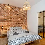 Charming In Perfect Location Apartmán *
