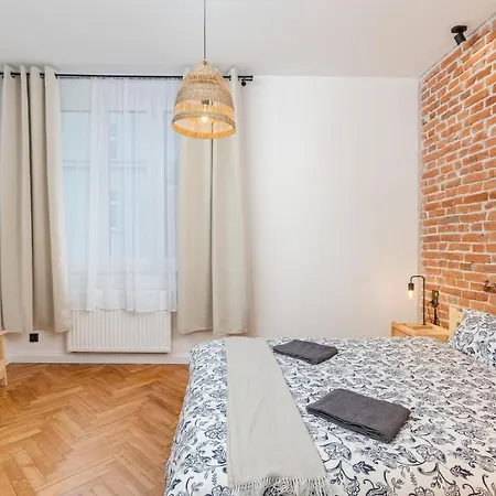 Апартаменты Charming In Perfect Location *