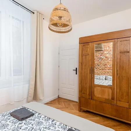 Charming In Perfect Location