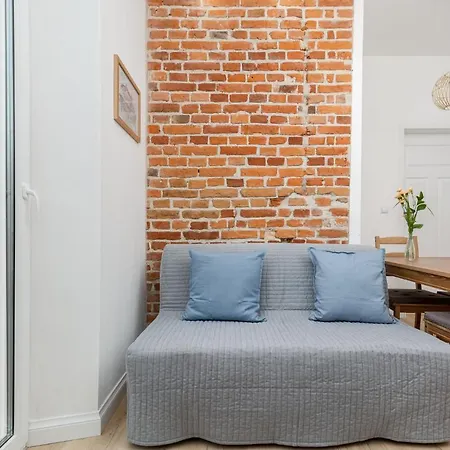 Charming In Perfect Location *