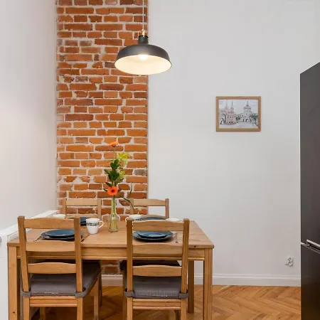 Charming In Perfect Location Апартаменты