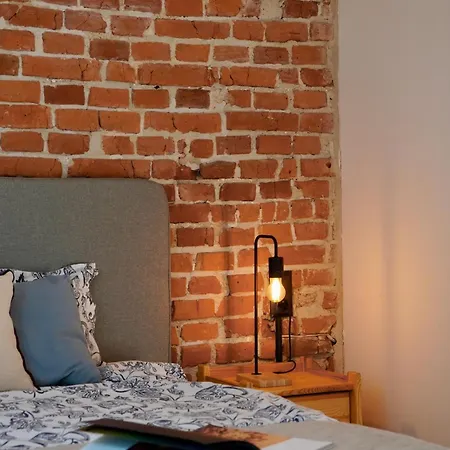 Charming In Perfect Location *